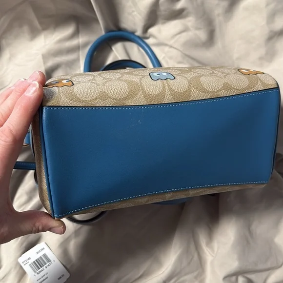 Coach PAC Man Exclusive Handbag / Crossbody with Pac-Man coin accessory pouch - Picture 8 of 13